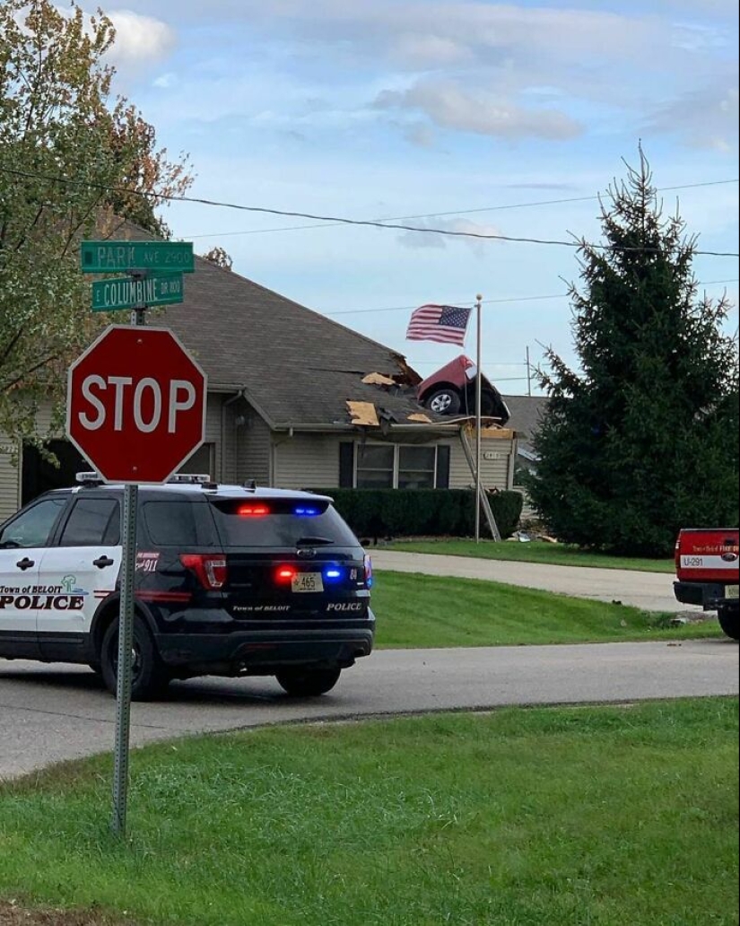 13 “Cursed Images” That Give Off An Uneasy Vibe, As Shared By This Instagram Page 13 “Cursed Images” That Give Off An Uneasy Vibe, As Shared By This Instagram Page