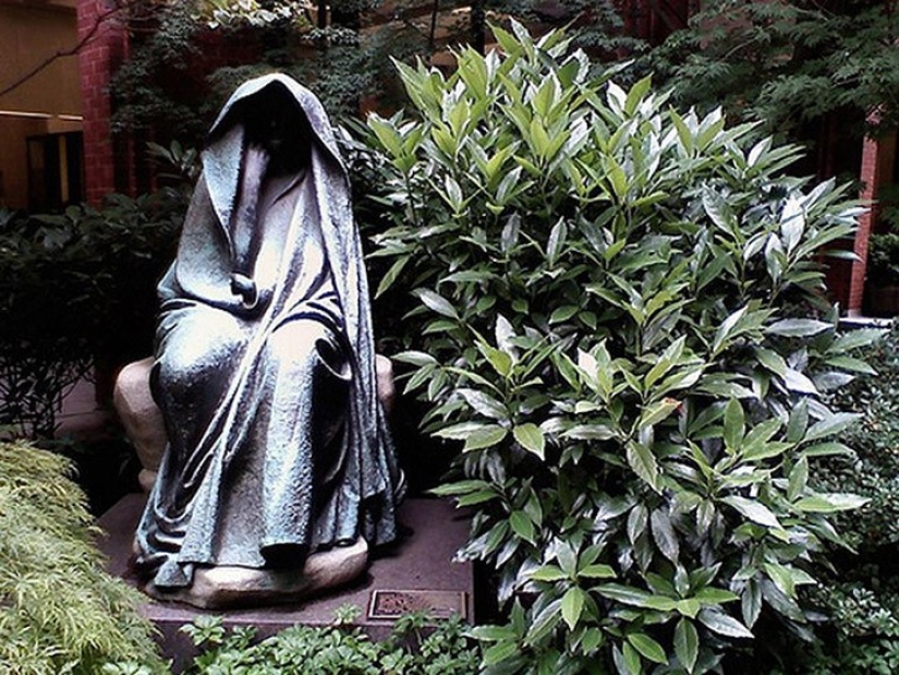 13 historias de fantasmas femeninos más espeluznantes