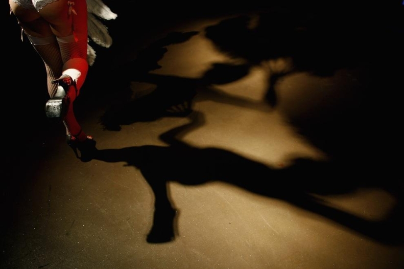 14 &quot;hot&quot; shots from the world of burlesque