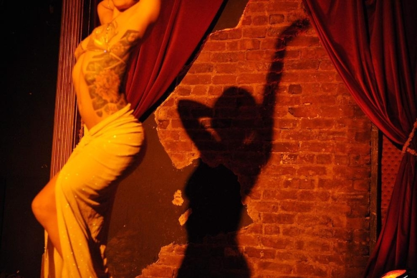 14 &quot;hot&quot; shots from the world of burlesque