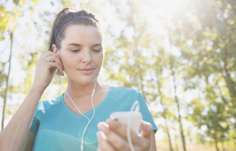 14 iPhone Headphone Features You Probably Didn't Know About