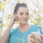 14 iPhone Headphone Features You Probably Didn't Know About