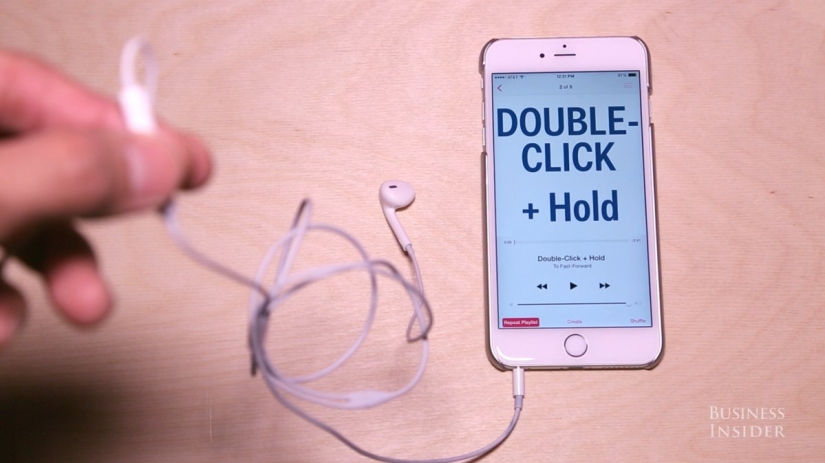 14 iPhone Headphone Features You Probably Didn't Know About