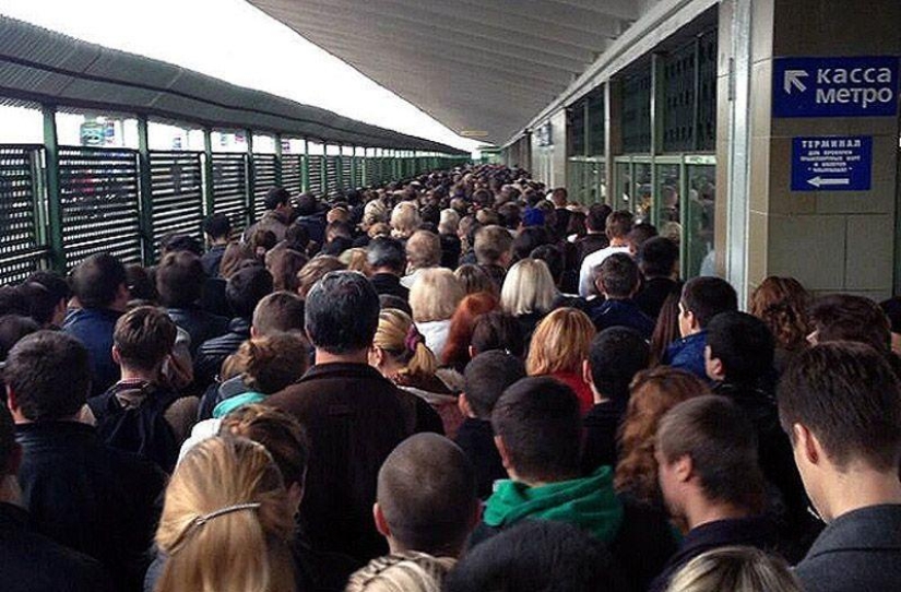 14 Most Convincing Evidence of Transportation Collapse in Moscow 14 Most Convincing Evidence of Transportation Collapse in Moscow