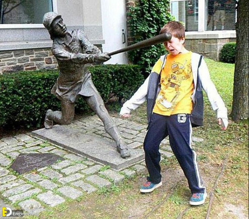 14 People Who Made The Absolute Most Of A Photo With A Statue And Ended Up Online (Part2)