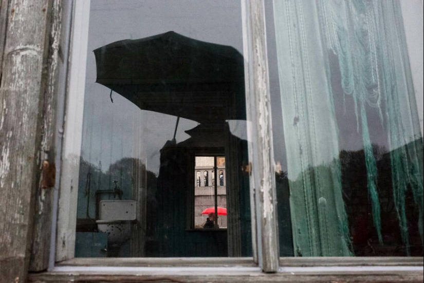 15 Best Coincidences Captured By This Street Photographer