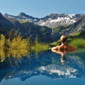 15 hermosas piscinas que se extienden hasta el infinito