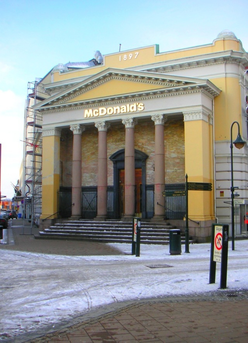 15 Most Amazing McDonald's Restaurants