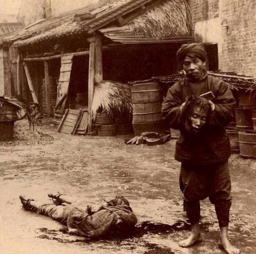 15 Shocking Photos Of Punishments And Executions Practiced In China In The 19th Century 15 Shocking Photos Of Punishments And Executions Practiced In China In The 19th Century