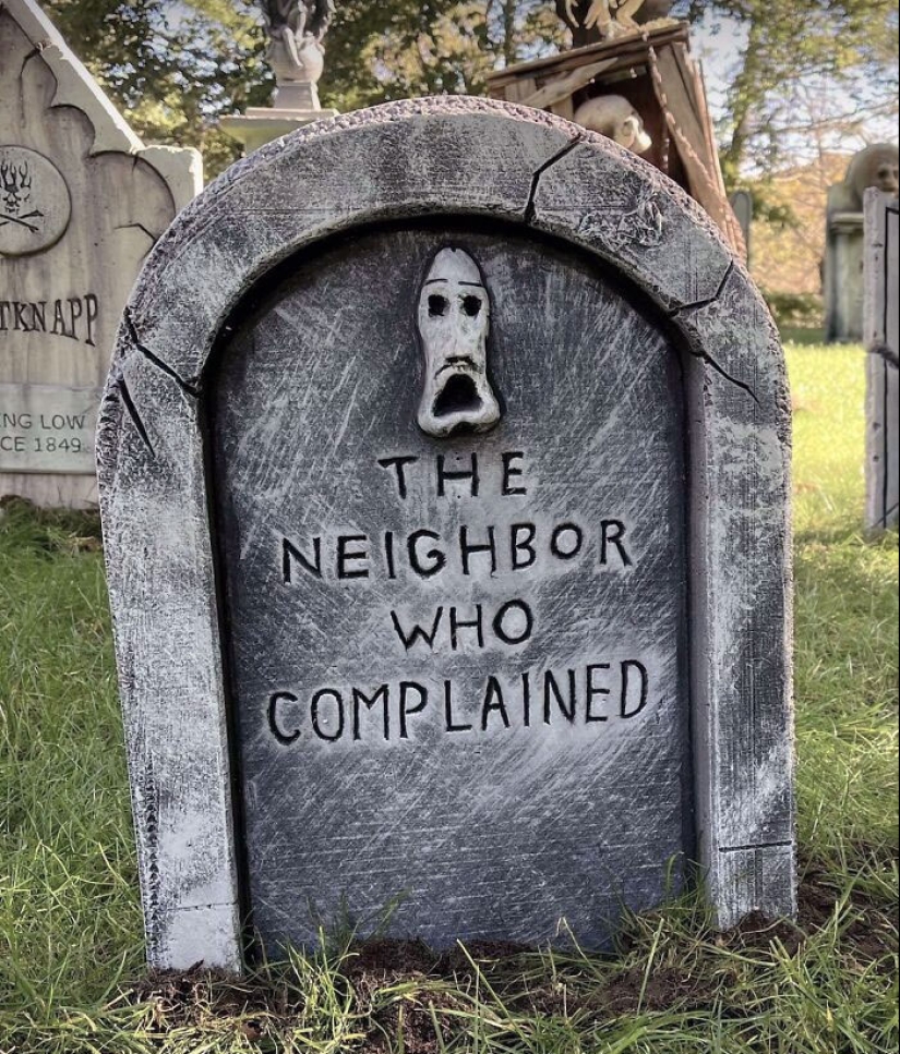 15 Times People Decorated Their Houses For Halloween And Left Everyone Speechless 15 Times People Decorated Their Houses For Halloween And Left Everyone Speechless