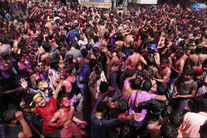 15 Unforgettable Moments of Holi - Bengali New Year 15 Unforgettable Moments of Holi - Bengali New Year