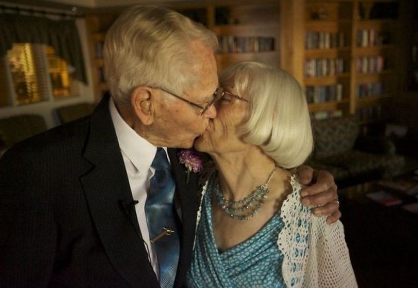 15 Wedding Photos of Older Couples That Prove It's Never Too Late to Get Married