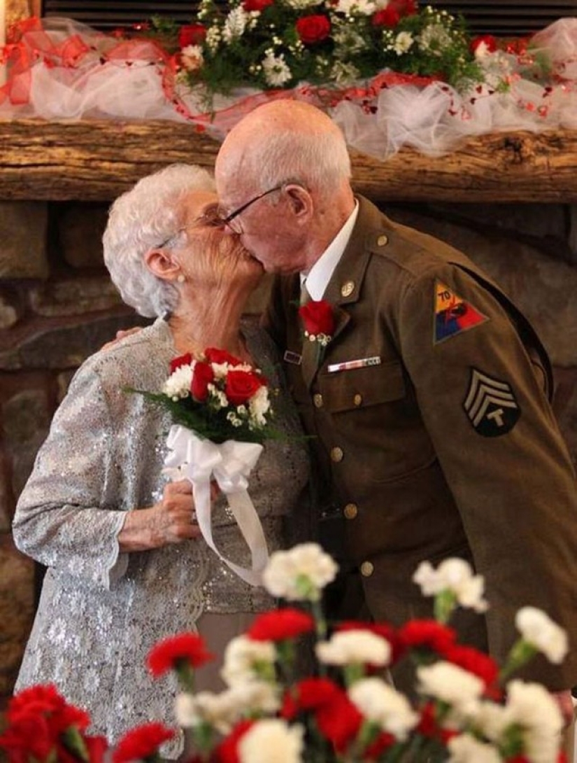 15 Wedding Photos of Older Couples That Prove It's Never Too Late to Get Married