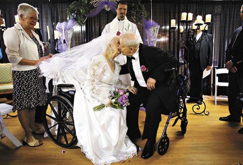 15 Wedding Photos of Older Couples That Prove It's Never Too Late to Get Married