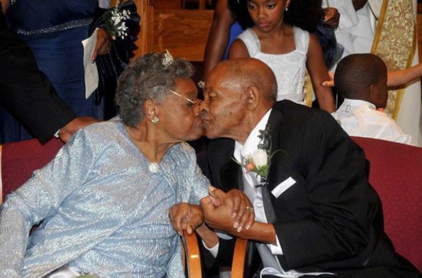 15 Wedding Photos of Older Couples That Prove It's Never Too Late to Get Married