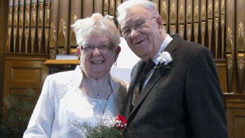 15 Wedding Photos of Older Couples That Prove It's Never Too Late to Get Married