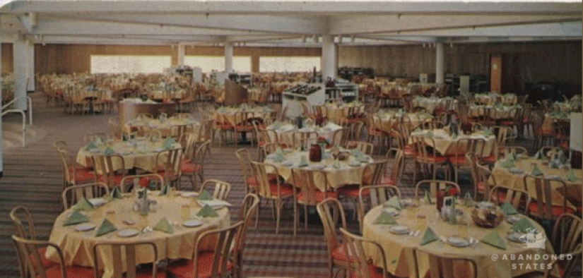 16 Haunting Pictures That Showcase How The Most Beautiful Places Can Change After Being Abandoned