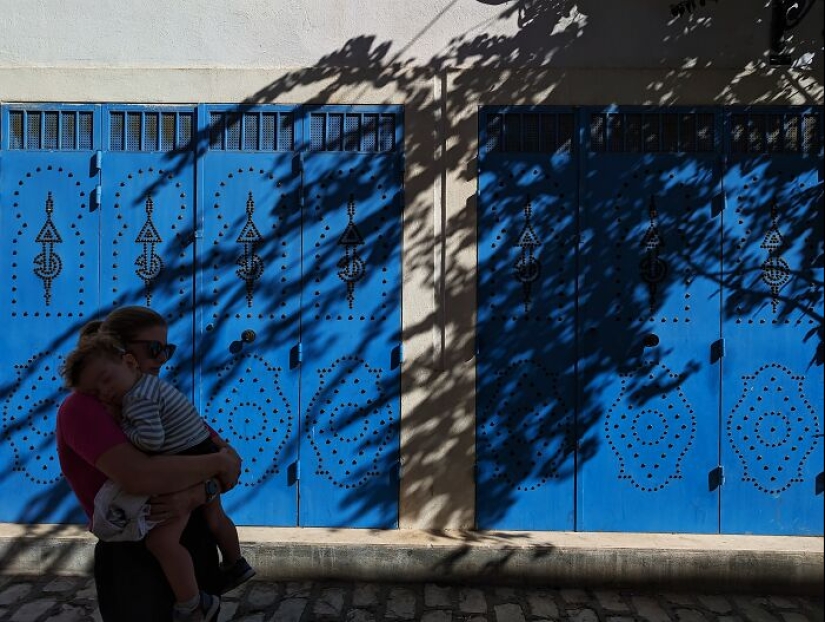 16 Smartphone Shots Documenting Life On The Streets Of Tunisia By This Photographer