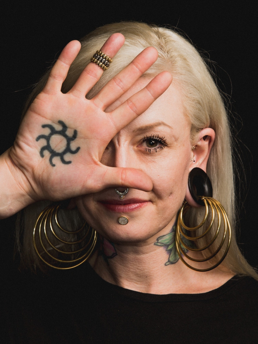 16 Women Demonstrating Amazing Body Modifications