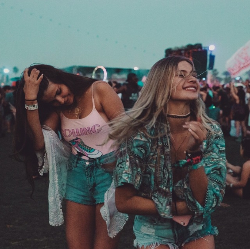 16-year-old girl went to the festival and became an Instagram star 16-year-old girl went to the festival and became an Instagram star