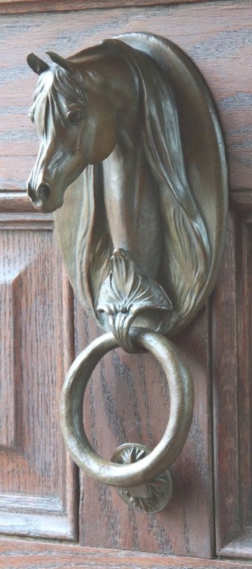 17 Fantastic Doorknobs That Invite You In