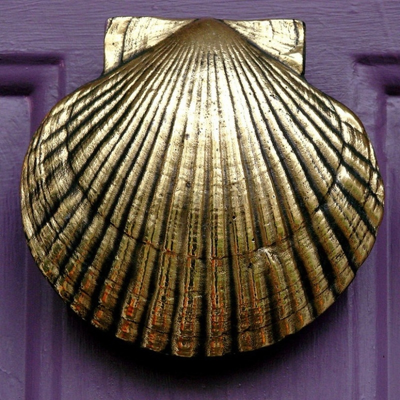 17 Fantastic Doorknobs That Invite You In