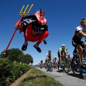 17 fotos inexplicables de fanáticos del Tour de Francia. ¡Tienes que ver estos pimientos!