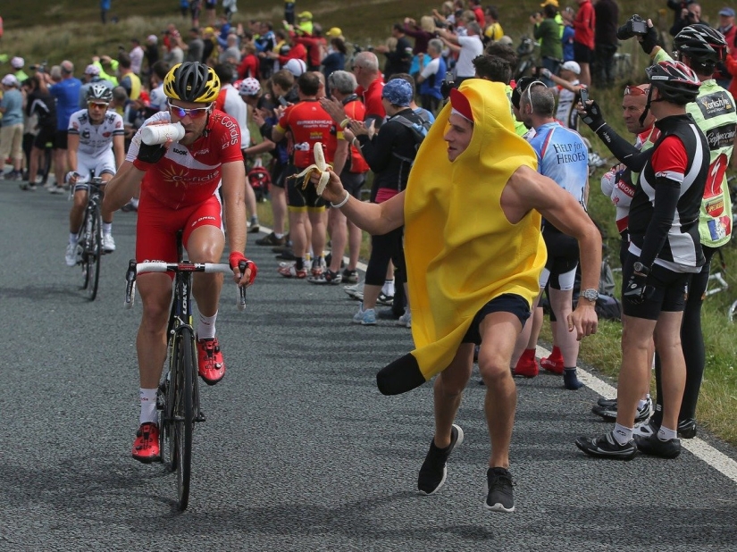 17 fotos inexplicables de fanáticos del Tour de Francia. ¡Tienes que ver estos pimientos!