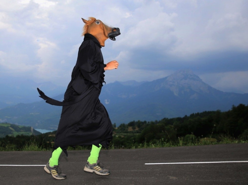 17 fotos inexplicables de fanáticos del Tour de Francia. ¡Tienes que ver estos pimientos!