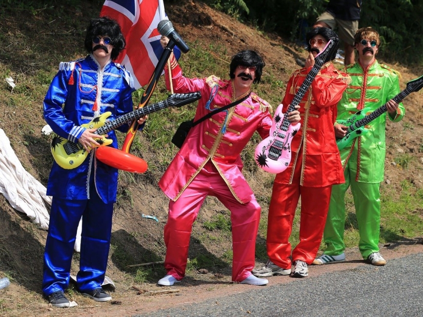 17 inexplicable photos of Tour de France fans. You must see these peppers!