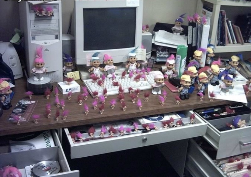 17 ways to effectively prank your favorite colleagues