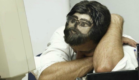 17 ways to effectively prank your favorite colleagues