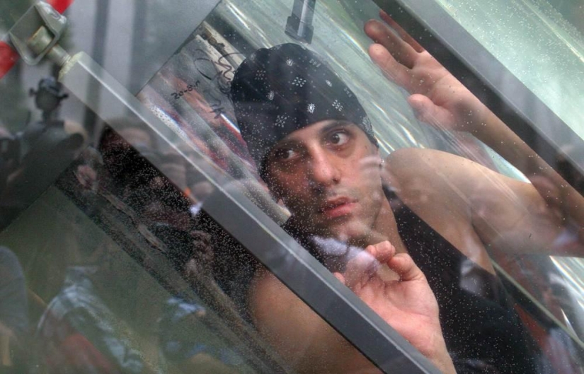 18 most desperate daredevils