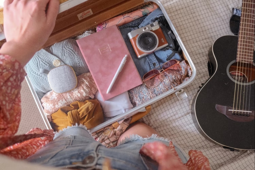 18 Tips For Minimalist Packing (That Actually Work)