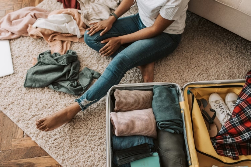 18 Tips For Minimalist Packing (That Actually Work)