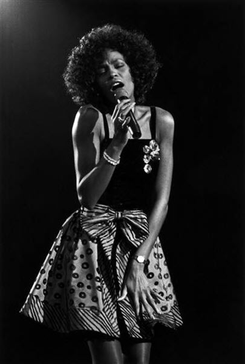 19 bright shots from the biography of Whitney Houston 19 bright shots from the biography of Whitney Houston