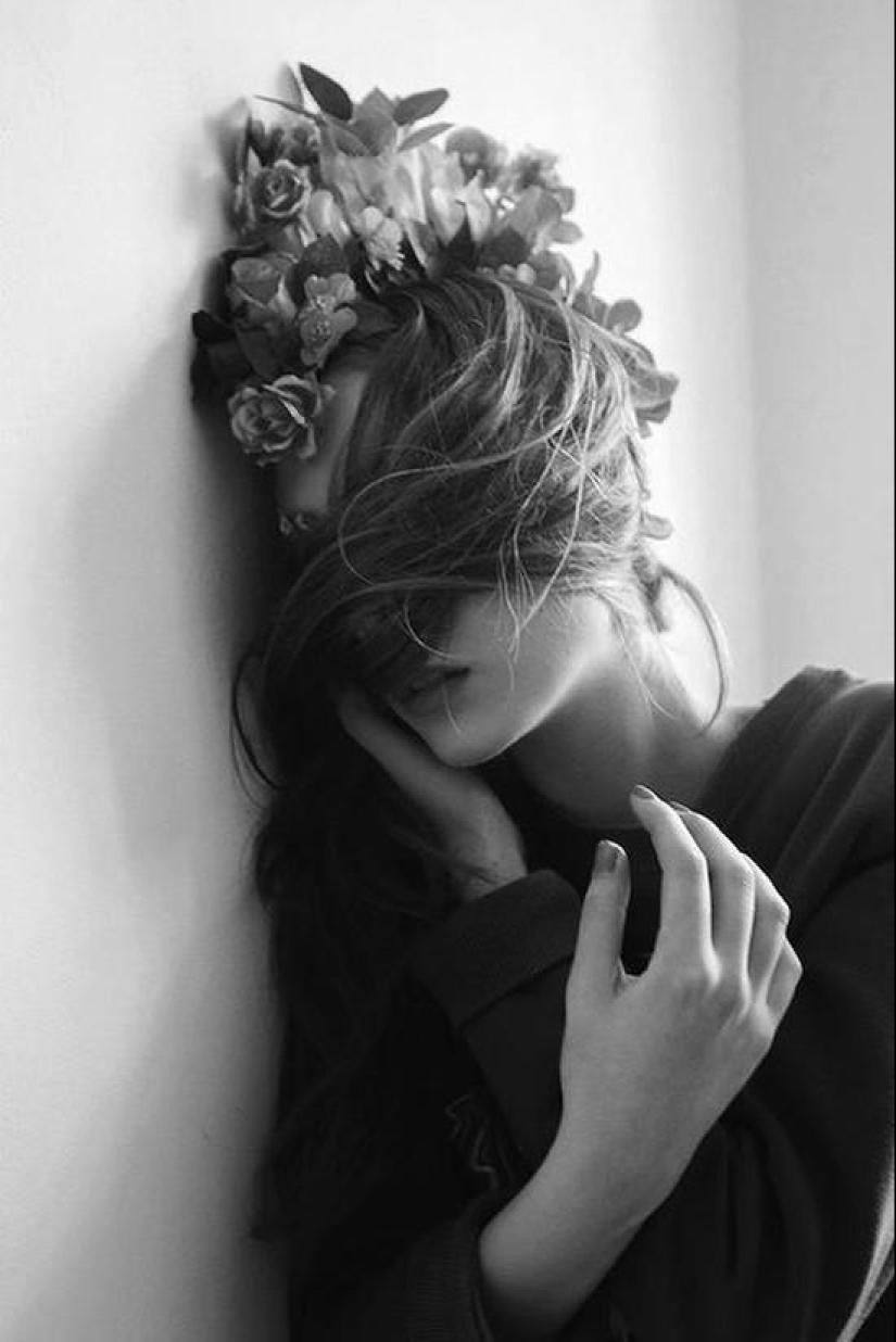 20 amazing girls with flower wreaths 20 amazing girls with flower wreaths