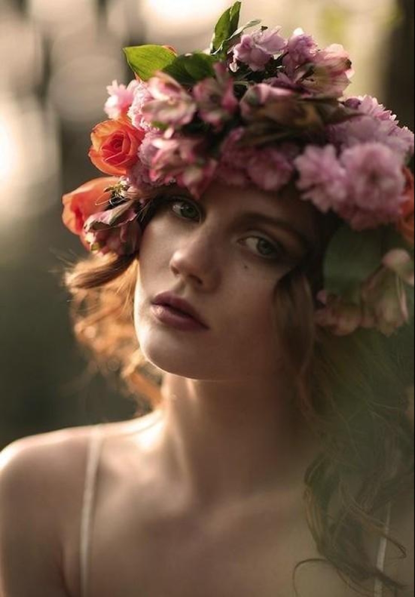 20 amazing girls with flower wreaths 20 amazing girls with flower wreaths