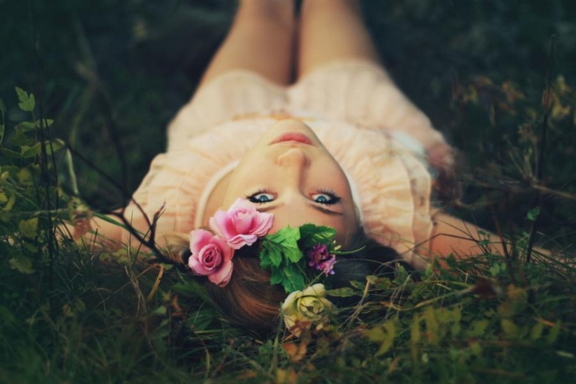 20 chicas increíbles con coronas de flores