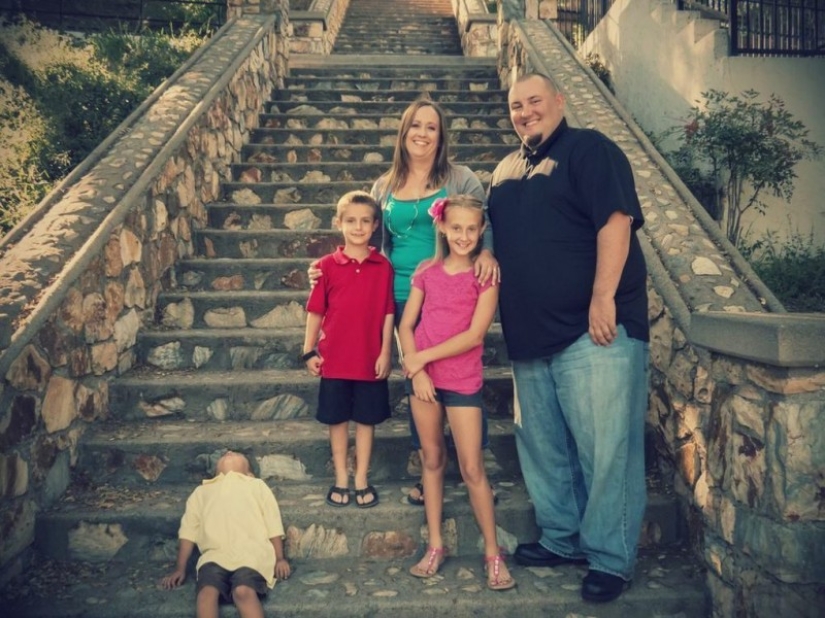 20 controversial family photos, from which I want to laugh, cry and to look at the same