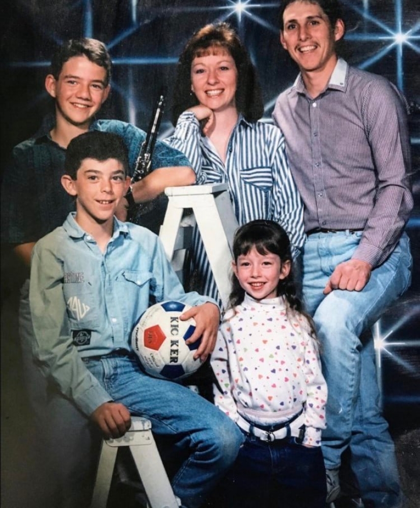 20 controversial family photos, from which I want to laugh, cry and to look at the same