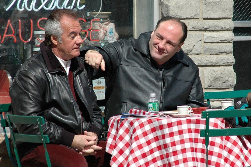 20 emotional shots in memory of James Gandolfini