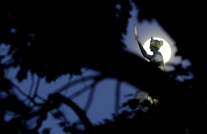 20 fotos más bellas de la "superluna" 2013