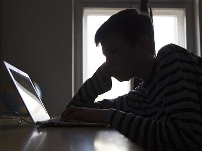 20 horrors that Facebook employees have to put up with