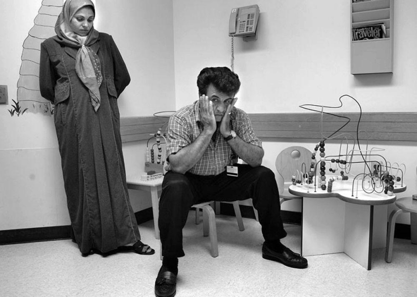 20 incredibly emotional shots from the life of an Iraqi family