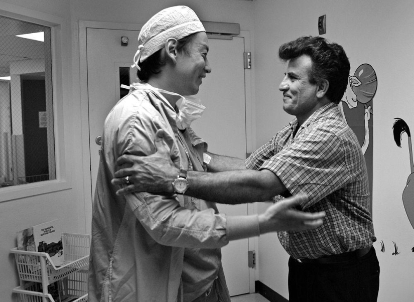 20 incredibly emotional shots from the life of an Iraqi family