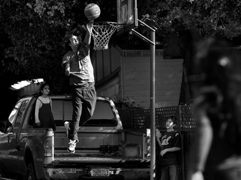 20 incredibly emotional shots from the life of an Iraqi family