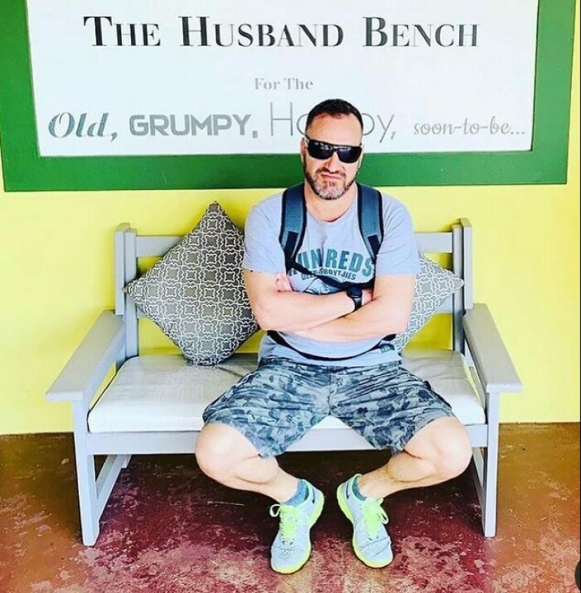 20 Times People Spotted Men Having A Miserable Time While Shopping And Just Had To Take A Pic