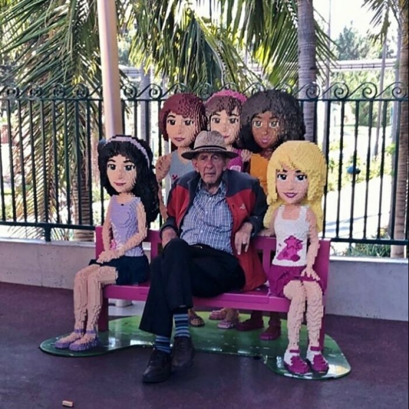 20 Times People Spotted Men Having A Miserable Time While Shopping And Just Had To Take A Pic