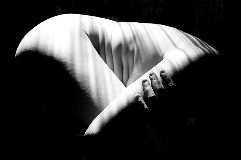 22 candid photos where there is no vulgarity - this is how the female body becomes art (16+)